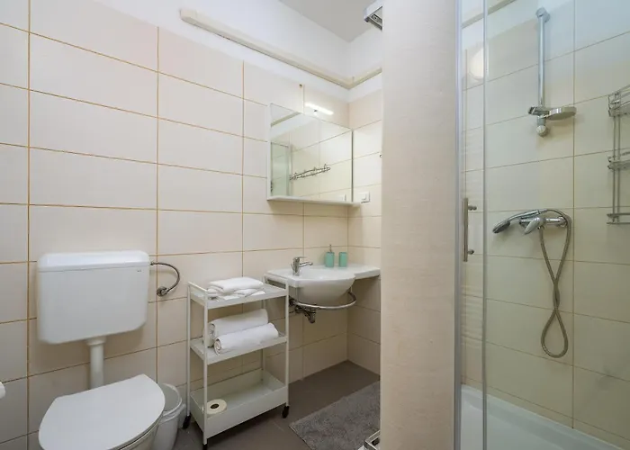 Tena 1 Apartman *