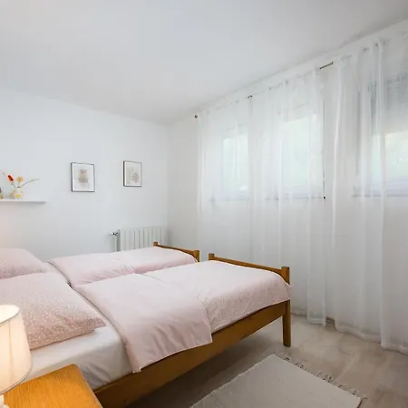 Apartment Tena 1