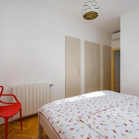 Tena 1 * Kukci